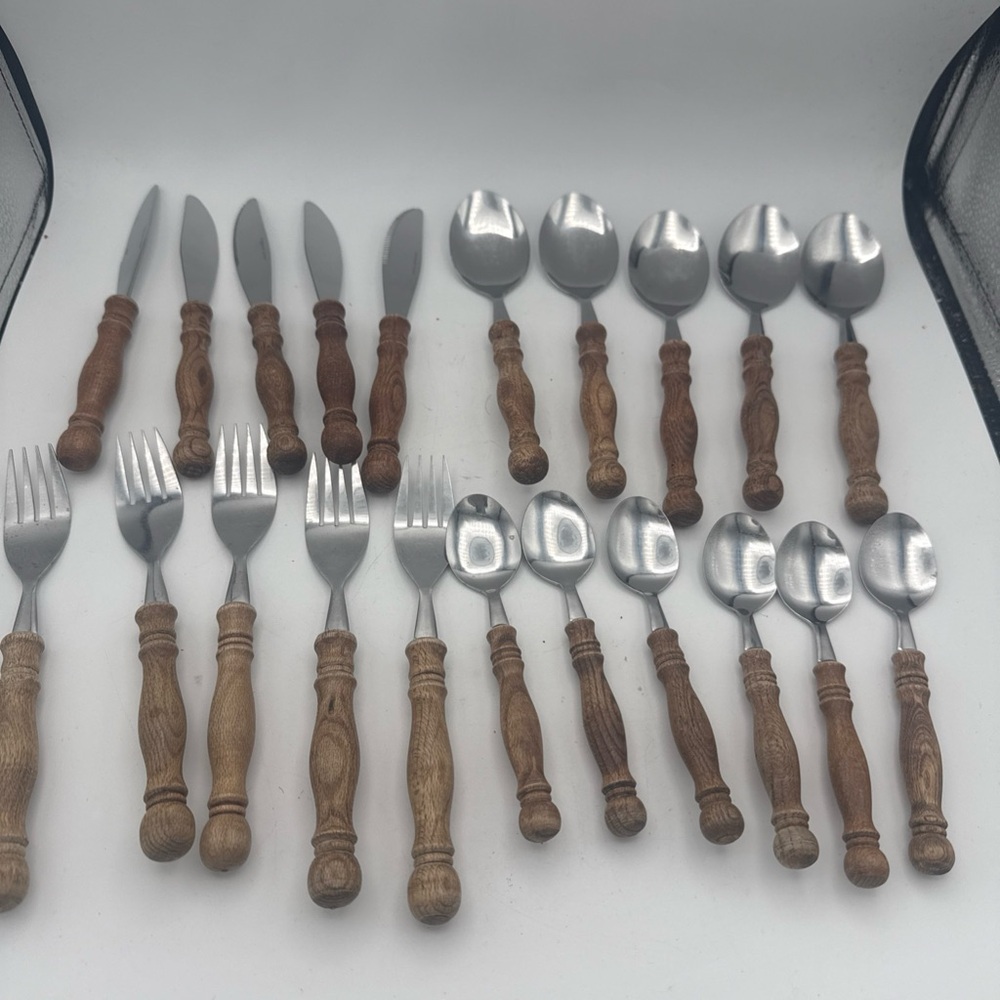 VTG 70's Old Homestead Turned Wood Handle Stainless Flatware 21 Pieces Tawain